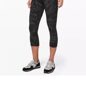 lululemon Align Crop 21” Grey Camo Pants / Leggings - Size 4